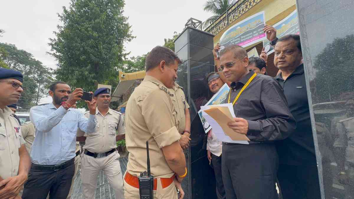 नए विधानसभा भवन से मिनीमाता का नाम हटाने का विरोध, प्रधानमंत्री के कार्यक्रम में जाने से पहले अमित जोगी हाउस अरेस्ट