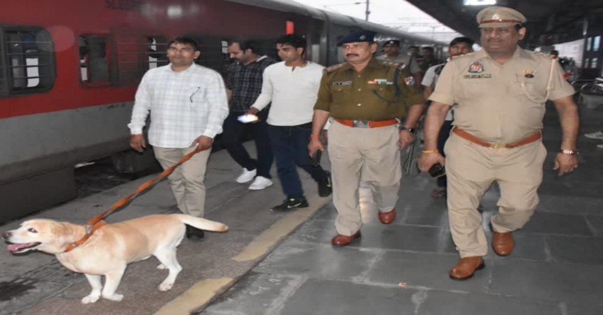 ट्रेन में बम है..! प्लेटफॉर्म पर रोकी गई रेल, चेकिंग से बना अफरा-तफरी जैसा माहौल, यात्री भी होते रहे परेशान