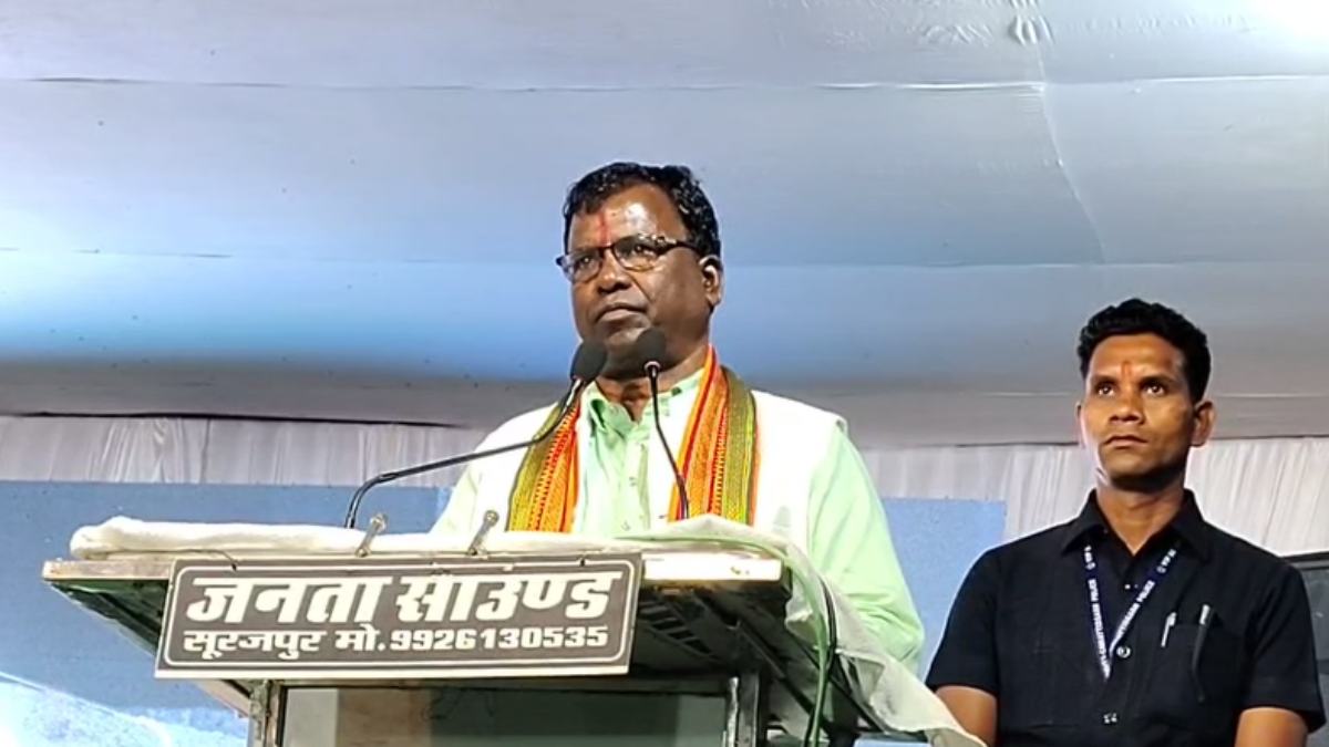 छत्तीसगढ़ का गठन वर्ष भूले विधायक, राज्योत्सव मंच से कहा- 2002 में बना था राज्य, देखिये Video …