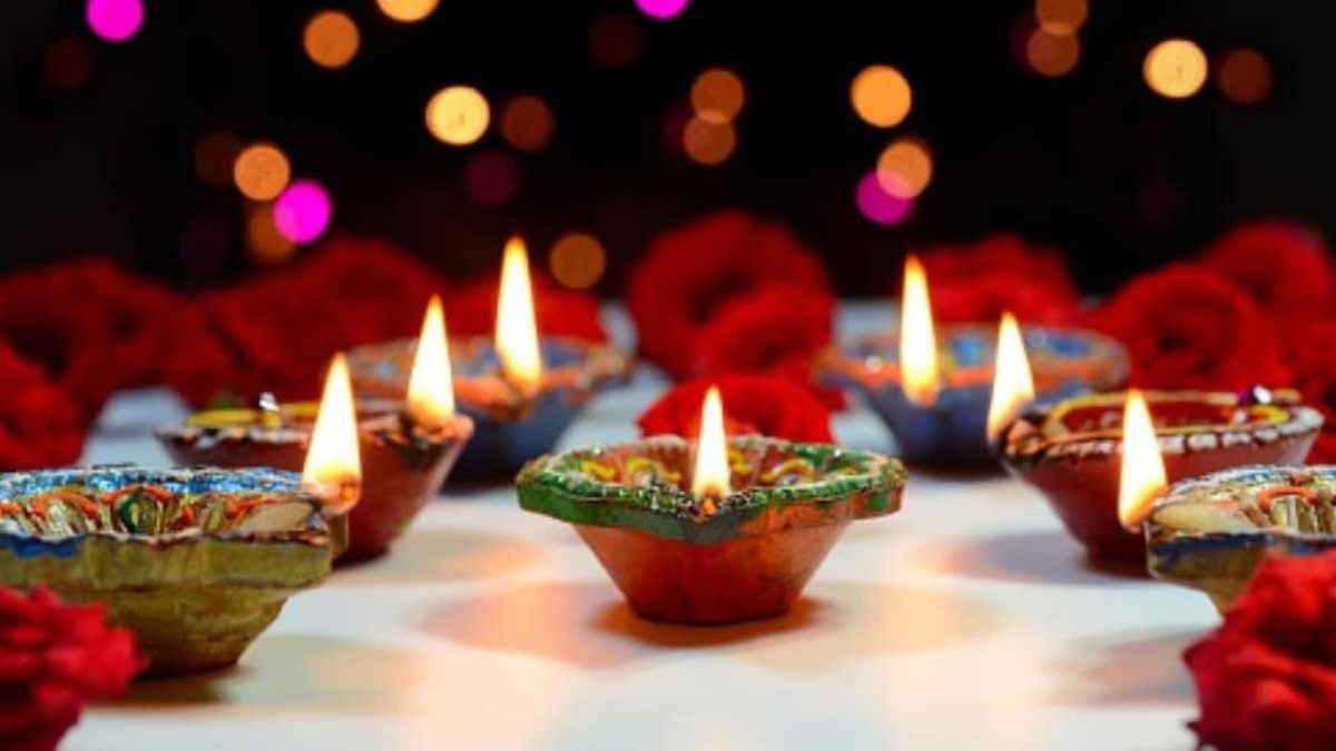 देव दिवाली आज: छत या बालकनी में जलाएं 11 दीपक, जानिए महत्व