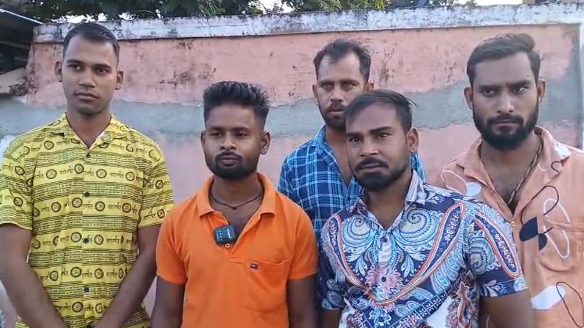 Bilaspur Train Accident : ये हैं रियल हीरो… बचाव दल से पहले मौके पर पहुंचे गांव के 6 लड़के, कई लोगों की बचाई जान