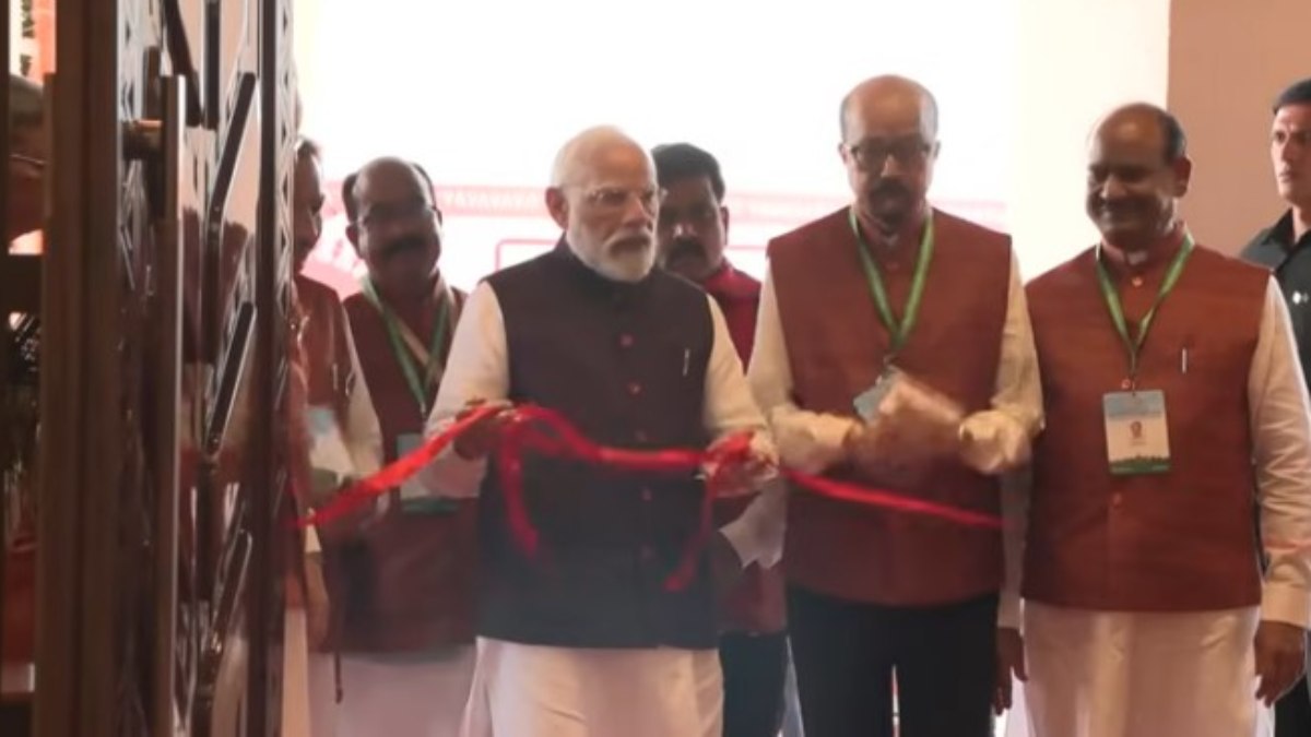 PM Modi Inaugurates New Building of Chhattisgarh Vidhansabha at Nava Raipur: प्रधानमंत्री मोदी ने छत्तीसगढ़ के नए विधानसभा का किया उद्घाटन, देखें LIVE…
