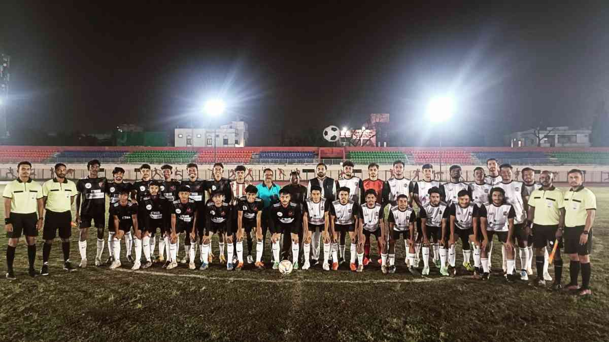 छत्तीसगढ़ फुटबॉल चैंपियंस लीग : तीसरे राउंड में फाइटर्स, ब्रह्मविद, विला और इंफिनिटी की जीत, खेल प्रेमियों ने उठाया रोमांचक मुकाबले का लुत्फ