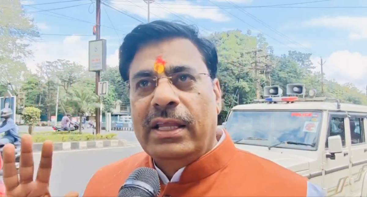 PCC चीफ पर बरसे MLA, कहा- महाकाल के दर्शन पर आपत्ति, हज जाते तो फूल बरसाते जीतू पटवारी, कांग्रेस को कब्रिस्तान छोड़कर आएंगे सनातनी